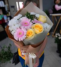 Букет цветов из:  Герберы, Розы и Хризантемы в Городище