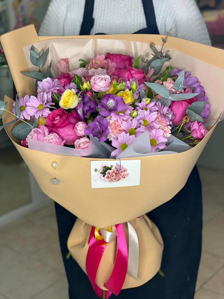 Букет цветов из: Хризантемы, Гвоздики и Альстромерии в Городище