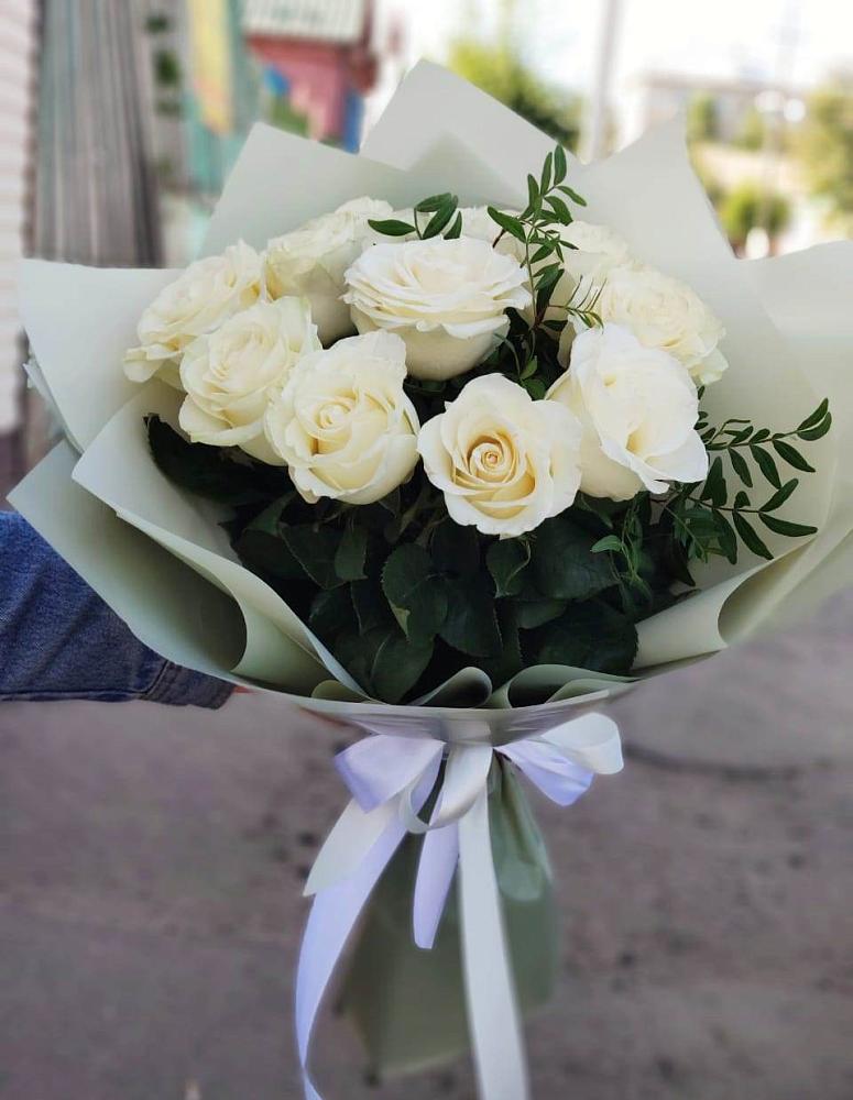 Букет Белые розы Проуд в Городище