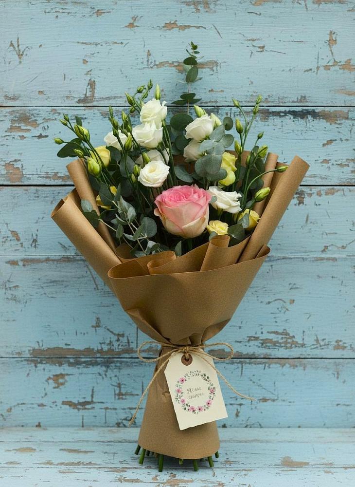 Букет цветов из: Розы и Лизиантусы в Городище