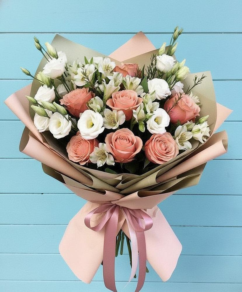 Букет цветов из: Розы, Альстромерии и Лизиантусы в Городище