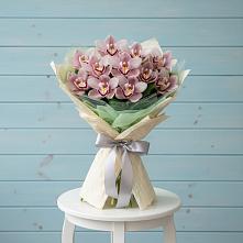 Букет цветов из:  Орхидеи и Розы в Городище