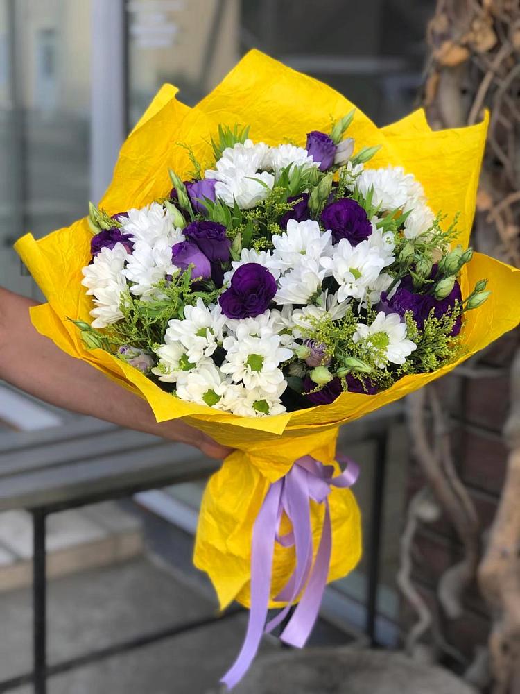 Букет цветов из: Ирисы, Хризантемы и Ромашки в Городище