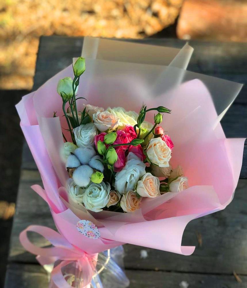 Букет цветов из: Розы и Лизиантусы в Городище