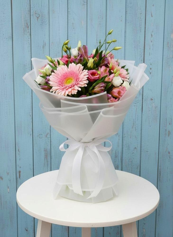 Букет цветов из: Герберы, Альстромерии и Лизиантусы в Городище