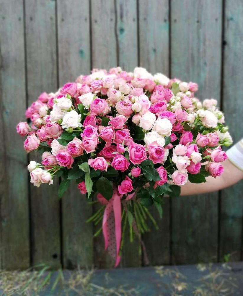 Букет Розовые кустовые розы Натали и Лав Лидия в Городище