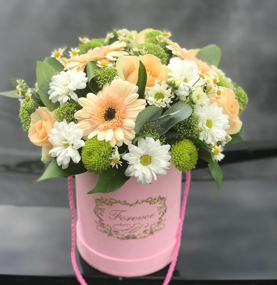 Цветочная композиция из Розы, Герберы и Хризантемы в шляпной коробке в Городище