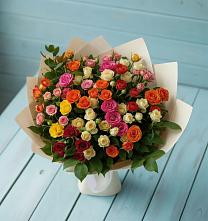 Букет Микс из разноцветных кустовых роз в Городище