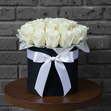 Цветочная композиция из Розы в шляпной коробке в Городище