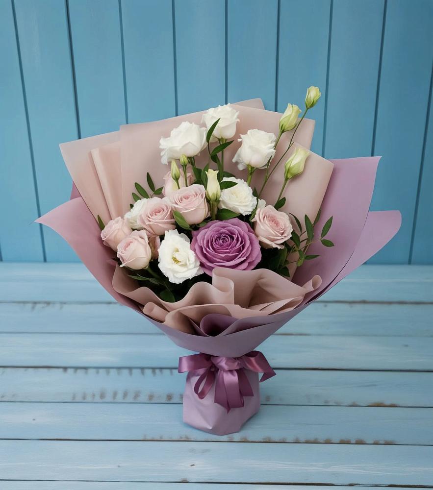 Букет цветов из: Розы и Лизиантусы в Городище